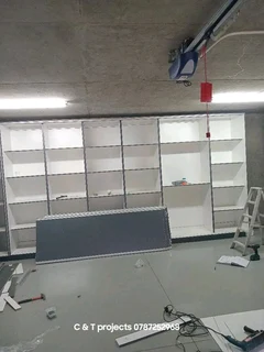 SKILLED, COMPETENT,  PROFESSIONAL AND EXPERIENCED CARPENTER.