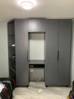 SKILLED, COMPETENT,  PROFESSIONAL AND EXPERIENCED CARPENTER.