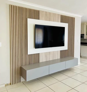 PROFESSIONAL,  EXPERIENCED,  COMPETENT AND SKILLED CARPENTER.