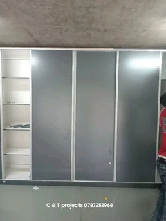 PROFESSIONAL,  SKILLED, COMPETENT AND EXPERIENCED CARPENTER.