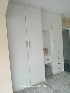 COMPETENT ,SKILLED, PROFESSIONAL AND EXPERIENCED CARPENTER.