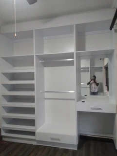 EXPERIENCED,  COMPETENT,  PROFESSIONAL AND SKILLED CARPENTER.