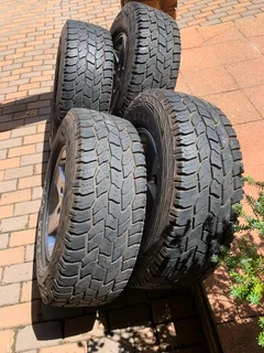 4 x Jeep Wrangler tyres and rims. 265/70/17