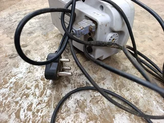 Low platform scale 1.5 by 1.5