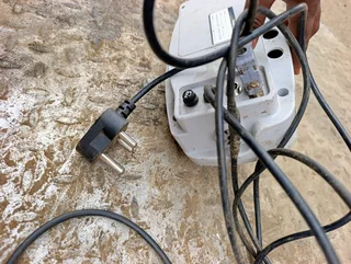 Low platform scale 1.5 by 1.5