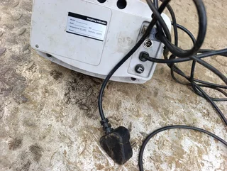 Low platform scale 1.5 by 1.5