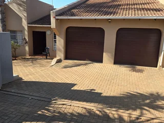 Guest House Near Me In Roodepoort &#43;27730450058 LBE Guest House