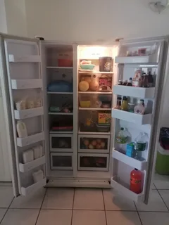 Samsung white fridge/ freezer double door.