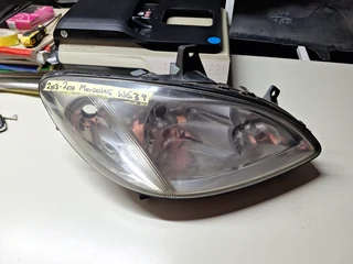 Mercedes W639 RHS Normal Headlight (2003 - 2014)