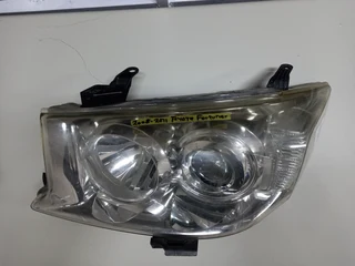 Toyota Fortuner LHS Xenon Headlight (2008 - 2012)