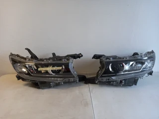 Toyota Land Cruiser Prado LED Xenon Headlight (2018 - 2022)