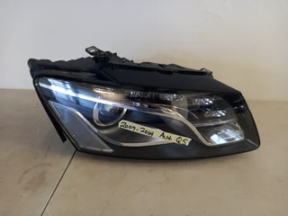 Audi Q5 RHS LED Xenon Headlight (2009 - 2014)