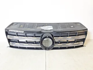 VW Amarok Bakkie Front Upper Grille (2018 - 2022)