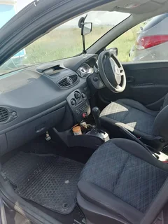 Renault Clio 2008.   R30 000