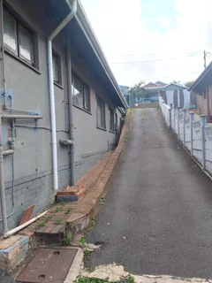 Mobeni heights huge 3 bedrooms home for sale with outbuilding 990000