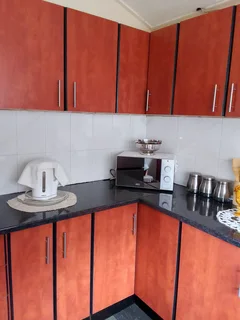 Shallcross close to ridge shopping centre 2, bedroom with outbuilding 580000