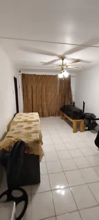 Rental montford Chatsworth Outbuilding to let 4500 inclusive of light and water