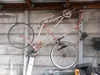 Tandem racing bicycle