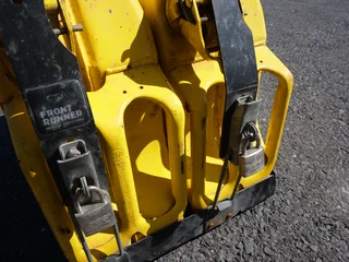 2x Jerry can 20 litre &amp; 4x4 roof rack