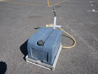 40L Water container &amp; Roof mounting bracket