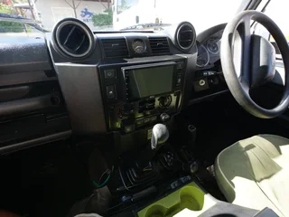 2009 Land Rover Defender 110 Stationwagon. NEW ENGINE!