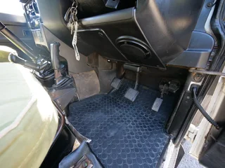 2009 Land Rover Defender 110 Stationwagon. NEW ENGINE!