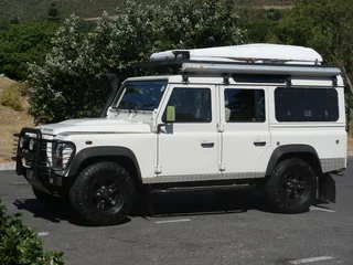 2009 Land Rover Defender 110 Stationwagon. New Engine!