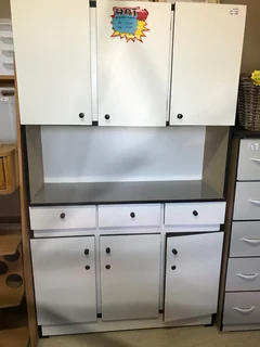 Kitchen dresser