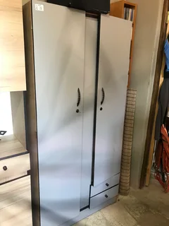 2 door wardrobe