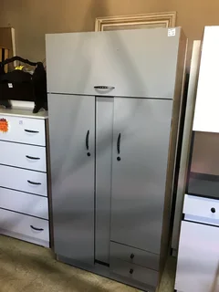 2 door wardrobe