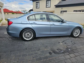 2013 BMW   320i   Series Sedan