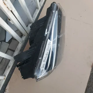 2018‐2023 Mahindra scorpion headlight available for sale