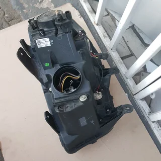 2018‐2023 Mahindra scorpion headlight available for sale