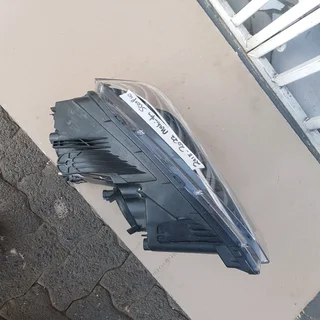 2018‐2023 Mahindra scorpion headlight available for sale