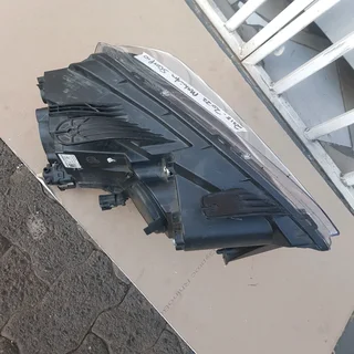 2018‐2023 Mahindra scorpion headlight available for sale