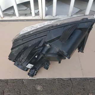 2018‐2023 Mahindra scorpion headlight available for sale