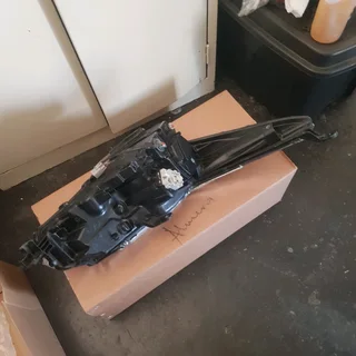 2017‐2020 Land Rover Dis headlight available for sale