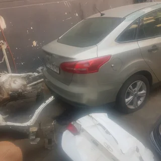 Ford focus available for stripping