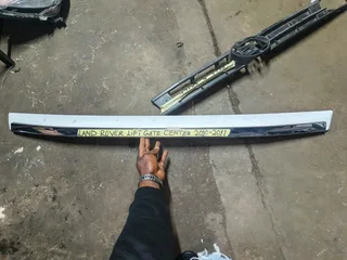 Land Rover lift Gate center 2010‐2011 available for sale