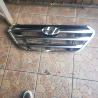 Hyundai Tucson grill available for sale