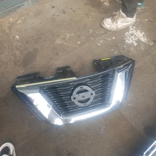 Nissan X‐Trail front grille available for sale