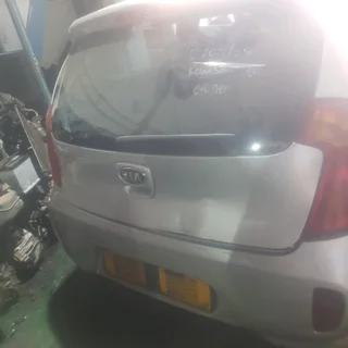 Kia picanto 2013 model available for stripping