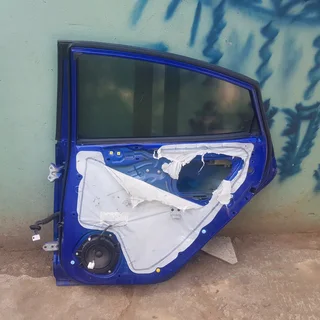 Hyundai Accent back doors right and left available for sale
