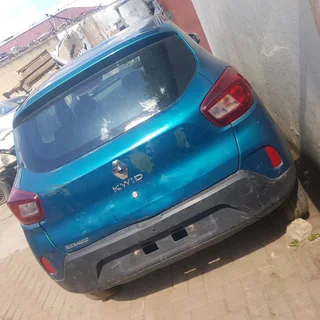 Renault kwid available for stripping