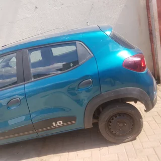 Renault kwid available for stripping