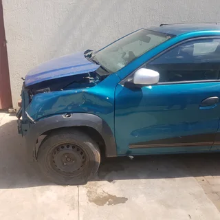 Renault kwid available for stripping