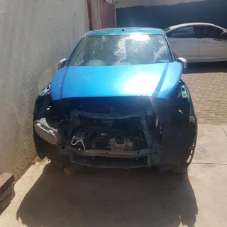 Renault kwid available for stripping