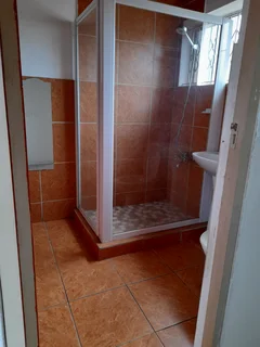 1 Neat Outbuilding to rent in Havenside Unit 1 Chatsworth