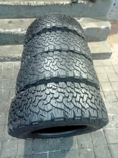 Set of 265/65/17 bf Goodrich ko2 90%