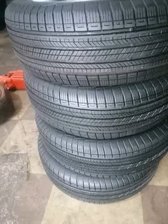 Set of 255/70R16 continental cross contact